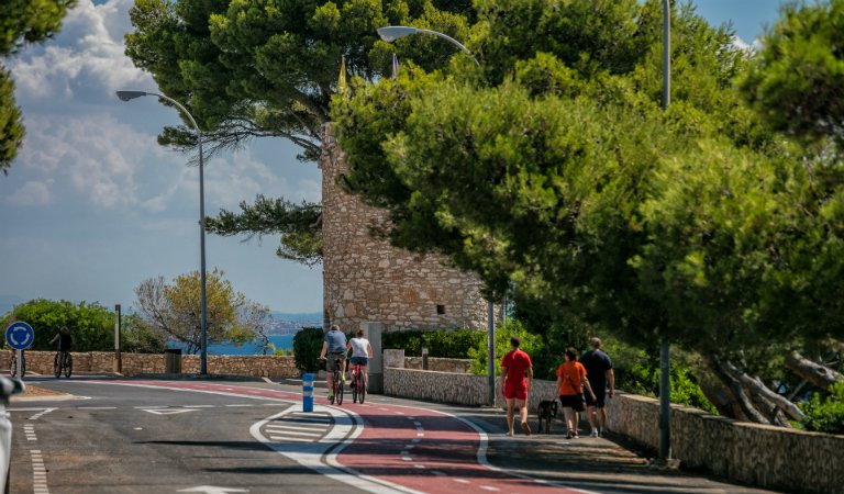 Passejades en bicicleta per les cales de Miami Platja Camping Playa y Fiesta Costa Daurada