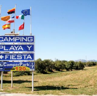 Entrada al Camping Playa y Fiesta Miami Playa Costa Dorada