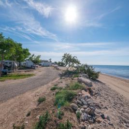 Beach in front of the Camping Playa y Fiesta Costa Dorada