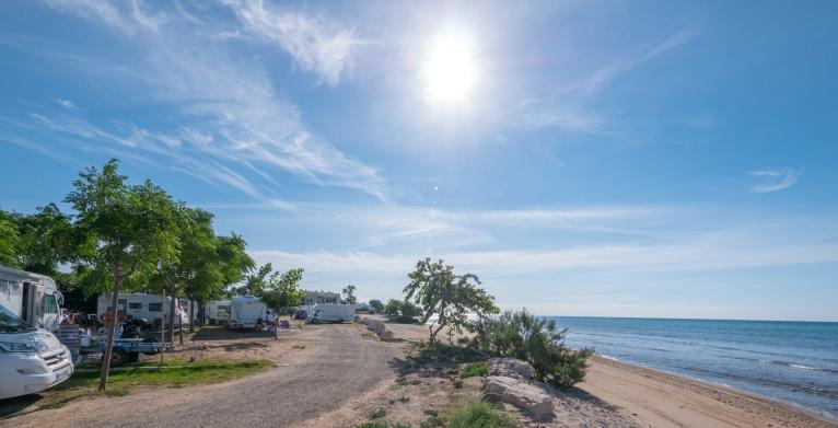 Camperpark davant la platja Camping Playa y Fiesta Miami Platja Costa Daurada
